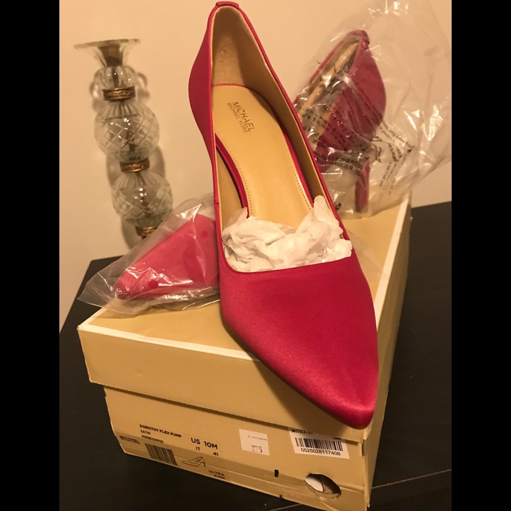 MK Beautiful Ladies Pink Satin Dress Shoes